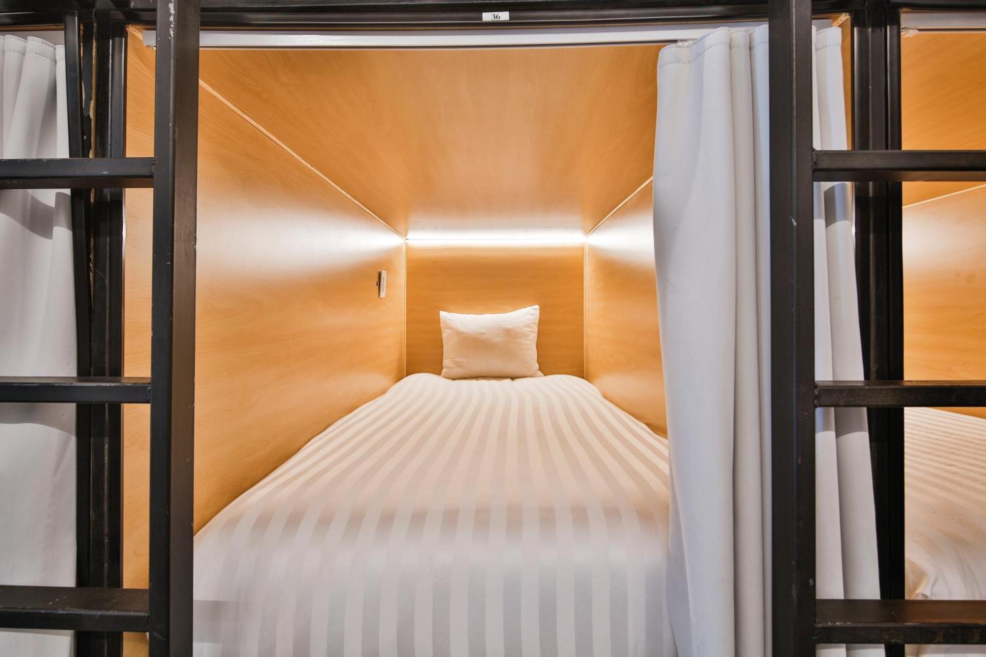 Parc Avenue Hostel Монреаль Экстерьер фото